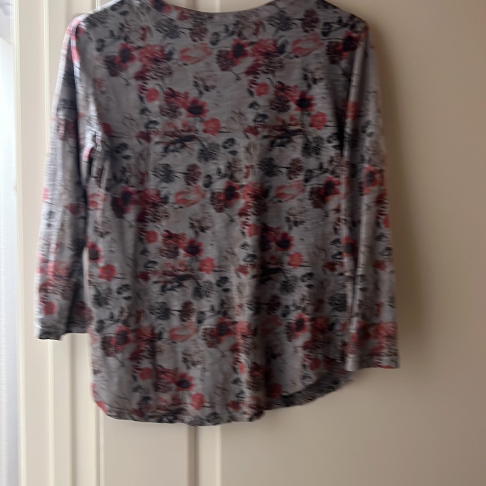 Brand new Lucky 3/4 sleeve top - Picture 2 of 7